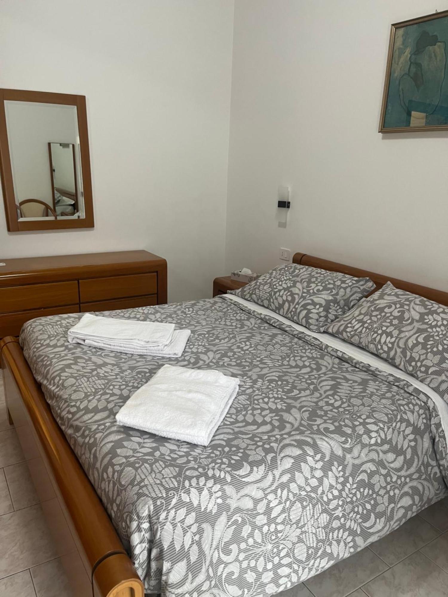 Casa Vacanze Tardy E Benech Savona Dış mekan fotoğraf